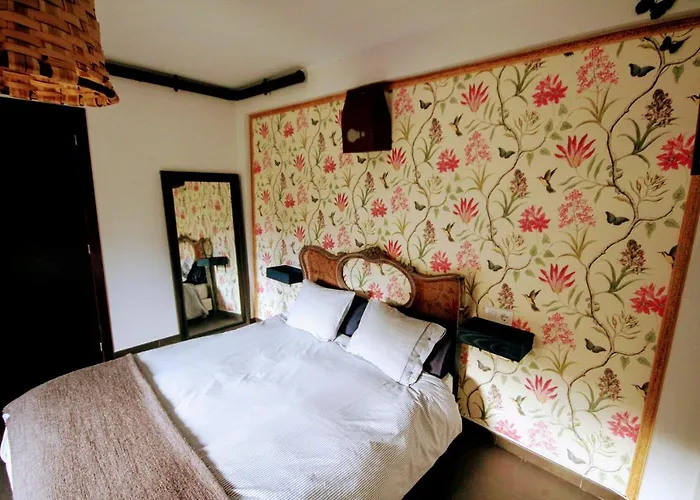 Loboratorio Rural, La Casa De Al Lado Casas del Abad